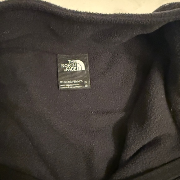 The North Face Black Fleece Pullover - Picture 3 of 3
